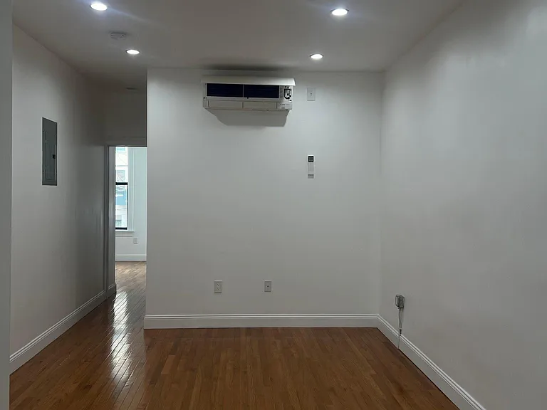 2192 Washington Ave #3 — Photo 9
