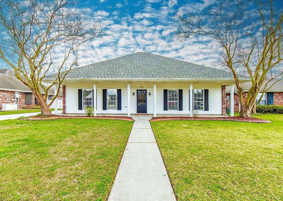 1st image of 217 Windward Dr