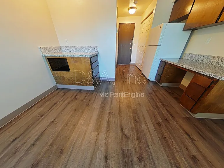 697 Jefferson St SE #5 — Photo 3