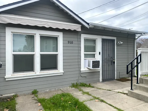 910 W 22nd St, Merced, CA 95340