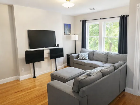 283 W 5th St, South Boston, MA 02127