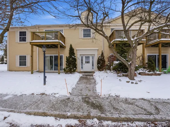 924 Chestnut Hill Dr APT F, Auburn Hills, MI 48326