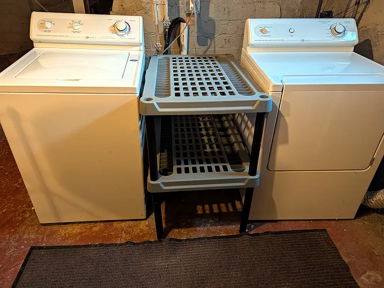 Private laundry area, no fees, no sharing laundry with owner.