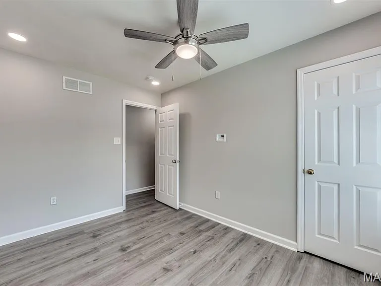 340 Emmanuel Ct — Photo 39
