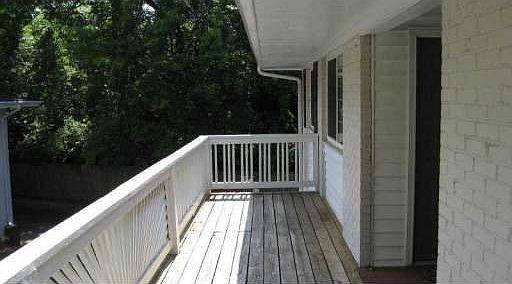 5th image of 1990 Wellbourne Dr NE APT 8