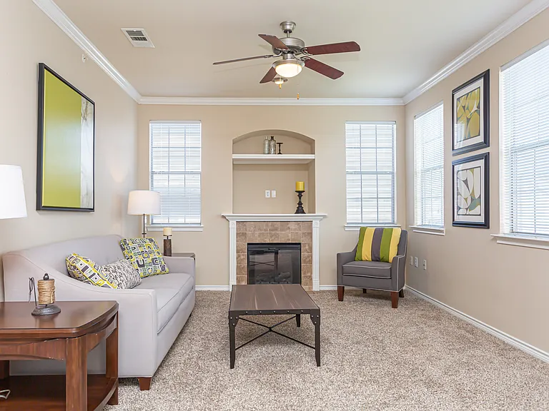 Zachary Parkside Apartments — Photo 7