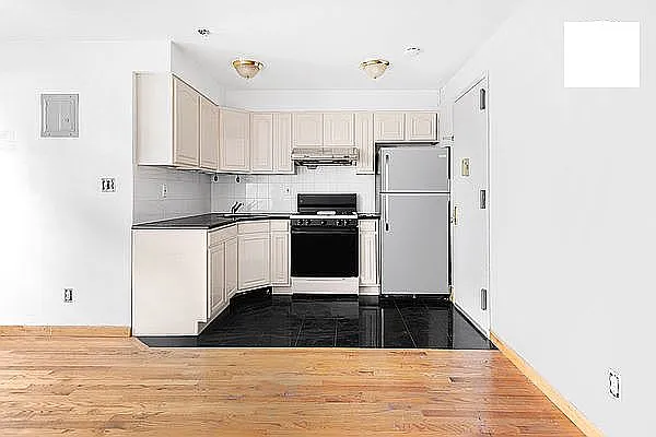 Rented by Oxford Property Group | media 10