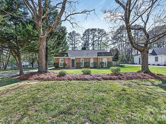 3rd image of 6576 Stoney Ridge Rd