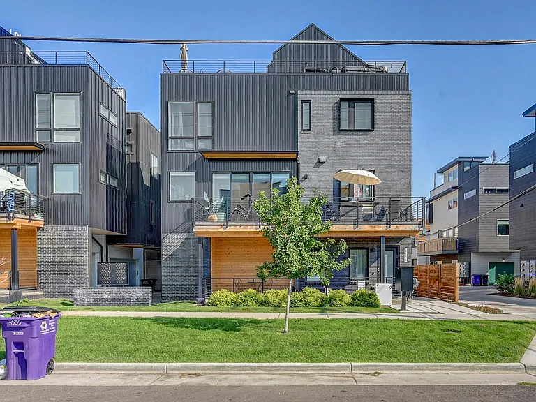 3530 W Conejos Pl — Photo 21