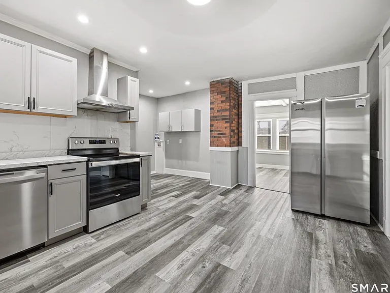 31 Van Orman St #2 — Photo 1