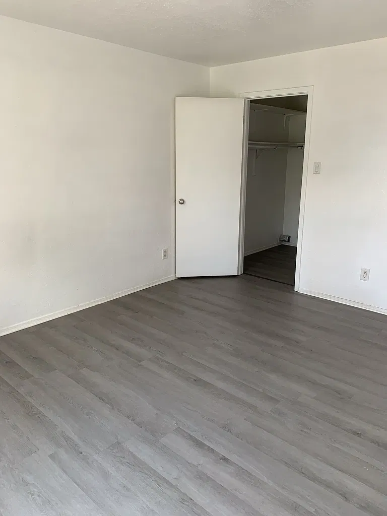 2nd Floor 2 Bedroom Apt. - Great Cul-De-Sac Location in Rio Rancho — Photo 4