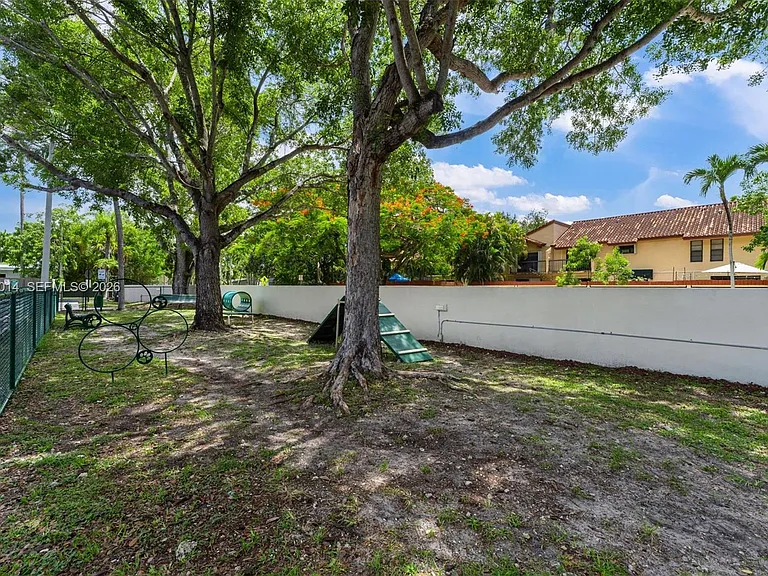 7947 SW 104th St #104-C — Photo 23