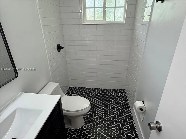 5907 Turin St #5909 — Photo 7