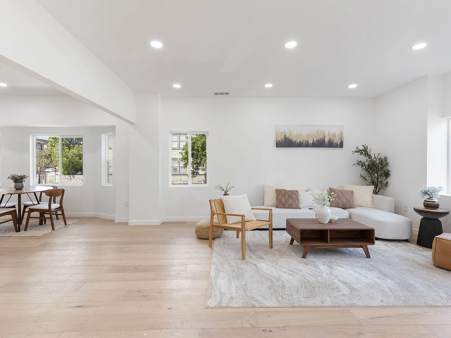 3 bed, 1900 sqft, $3,900 — Photo 3