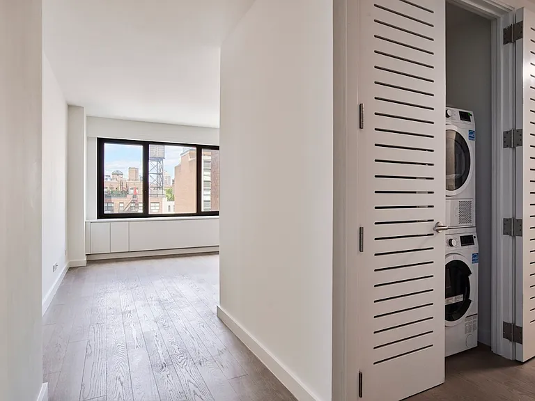 220 E 72nd St #10E2 — Photo 4