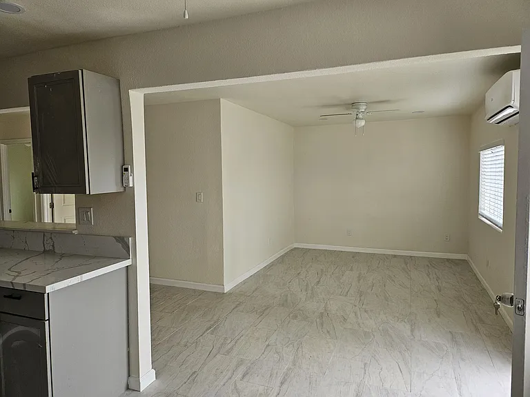 871 Avocado Ave — Photo 1