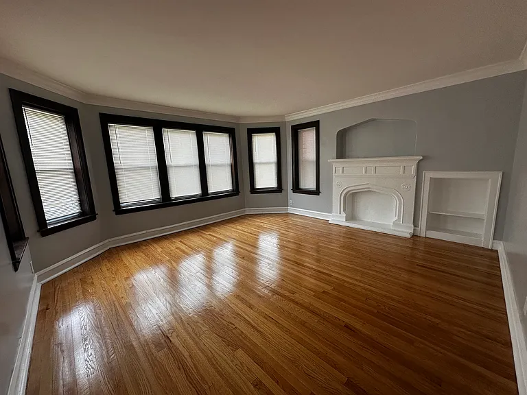 7319 S Rockwell St #2 — Photo 3