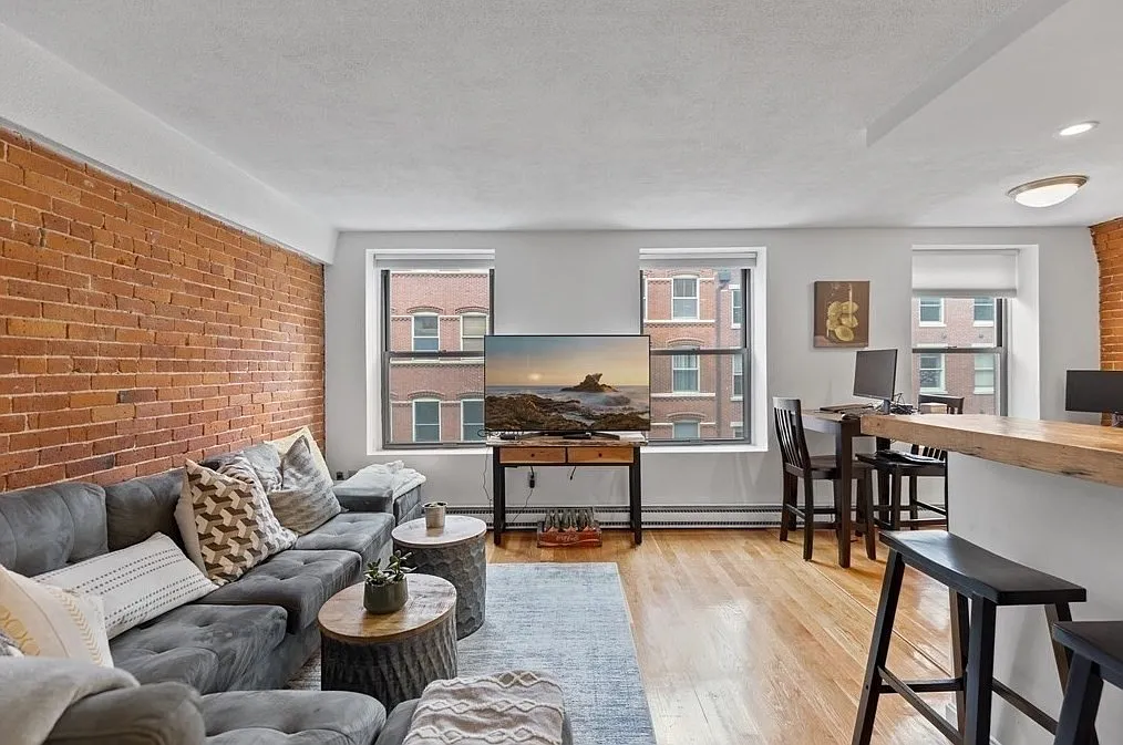 2 bed, 1.0 bath, 995 sqft, $4,500 — Photo 4