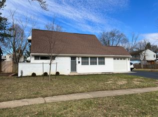 898 Bernard Rd, Columbus, OH 43221