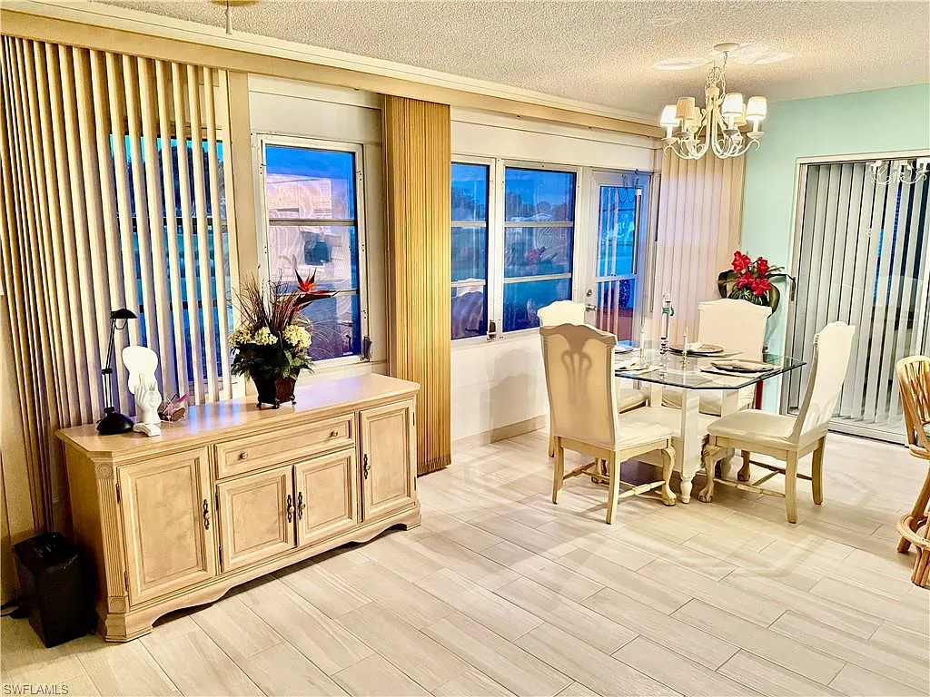 2 bed, 1.0 bath, 1051 sqft, $2,300 — Photo 4