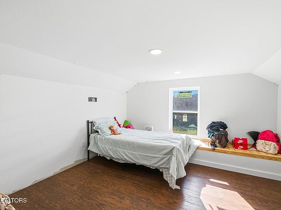 15th image of this home