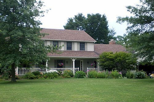 Front of 7 Braunview Way Orchard Park NY 