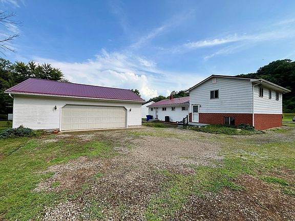 3rd image of 1056 Lake Dr