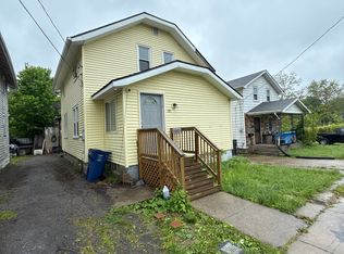 903 Cottage Grove Ave, Flint, MI 48504