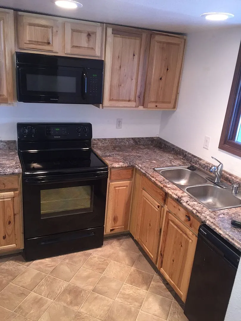 Upper Level Unit In Independence Park — Photo 4