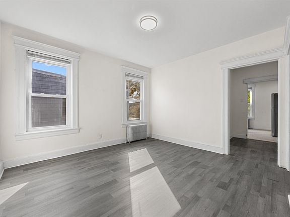 3rd image of 149 Bidwell Ave #2