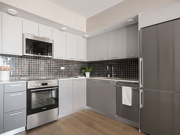 5th image of 15 Bridge Park Dr #14B1