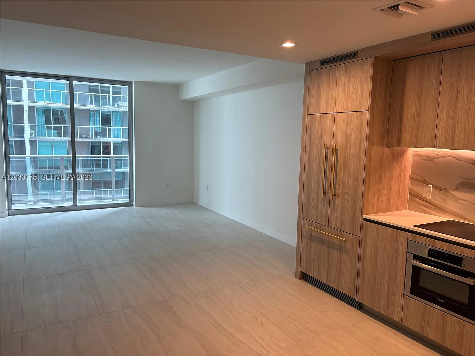 1 bed, 1.0 bath, 862 sqft, $3,800 — Photo 3