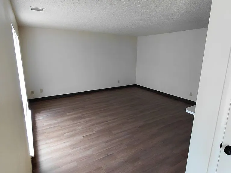 Prairie Sun Apartments — Photo 10