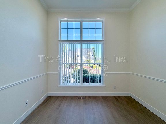 5th image of 351 NW Kotrik Pl