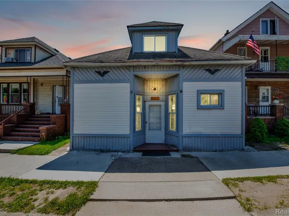 3368 Evaline St, Hamtramck, MI 48212