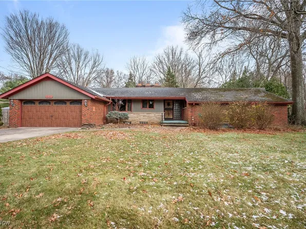 7683 Brecksville Rd, Independence, OH 44131