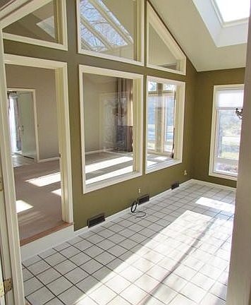 5th image of 7 Park Square Ln