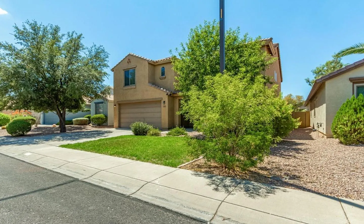 4 bed, 3293 sqft, $3,150 — Photo 2
