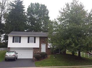 13 Barnhill Rd, Denver, PA 17517