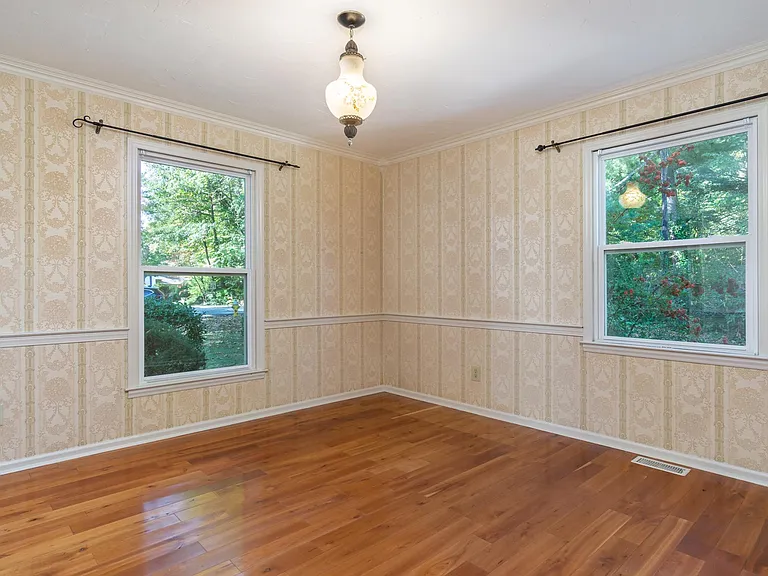 3136 Magnolia Dr — Photo 6