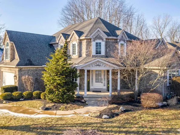 1416 Castlebury Dr, Temperance, MI 48182