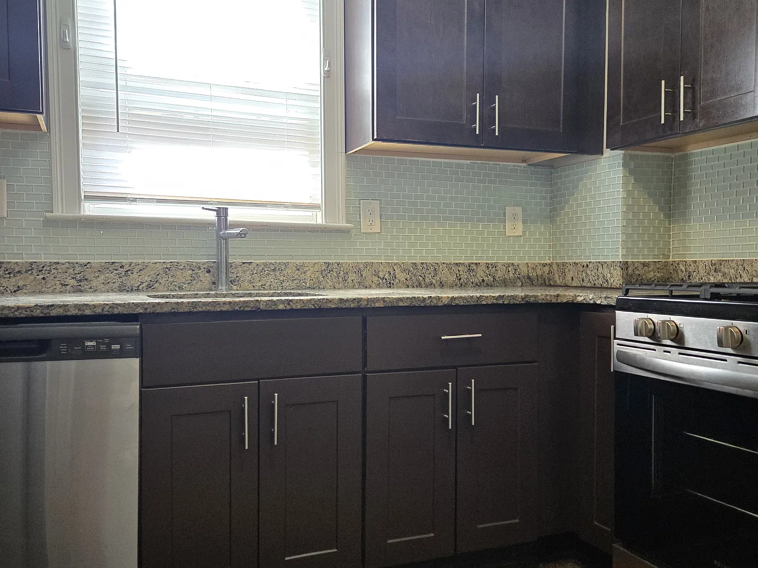 4 bed, 1250 sqft, $3,600 — Photo 3
