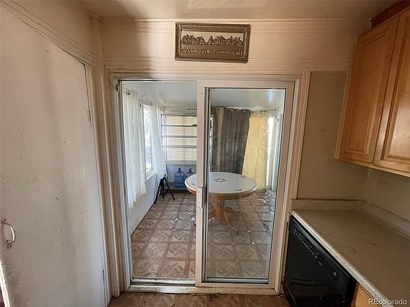 4th image of 2131 W Gill Place