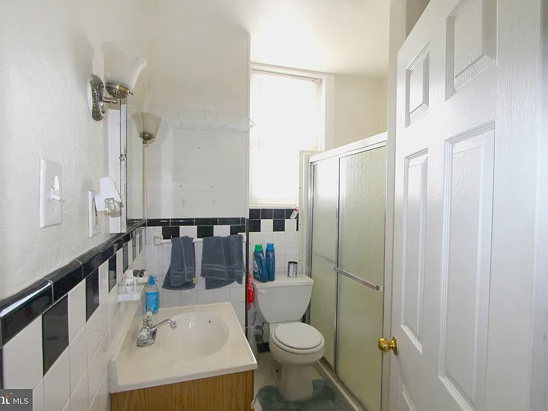 8422 Germantown Ave #2A — Photo 12