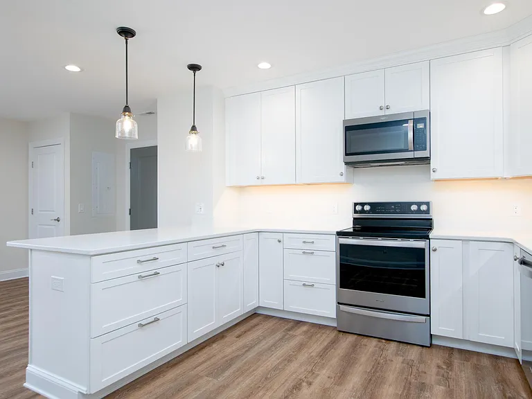 205 W Main St #6 — Photo 2