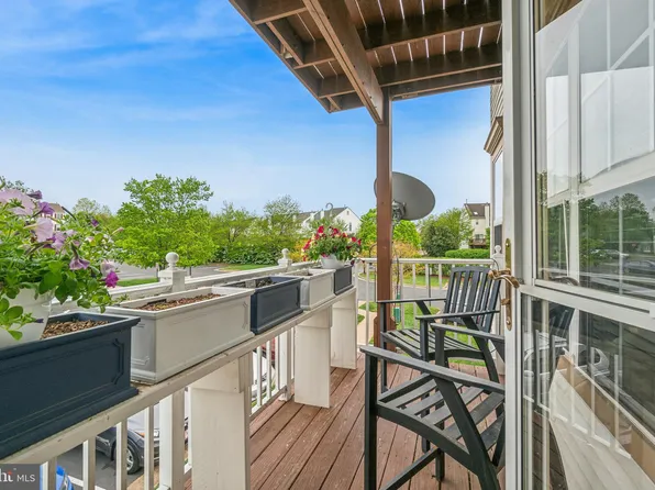 21855 Locomotive Ter Unit 200, Sterling, VA 20166