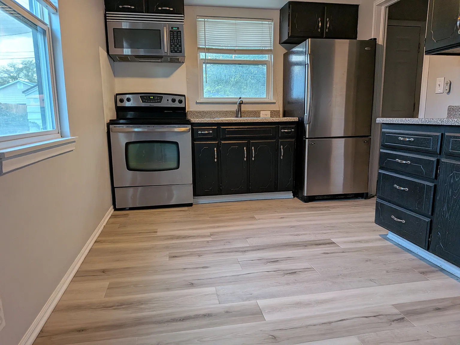 2 bed, 834 sqft, $1,700 — Photo 3