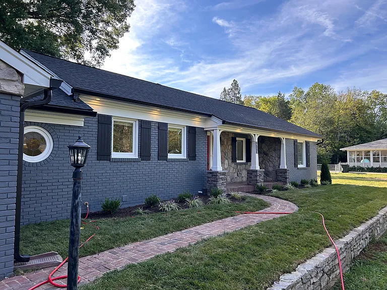 2713 Six Mile Ln — Photo 3