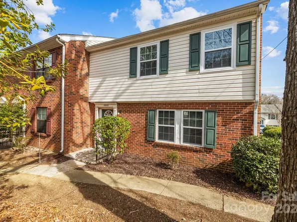 10933 Park Rd, Charlotte, NC 28226
