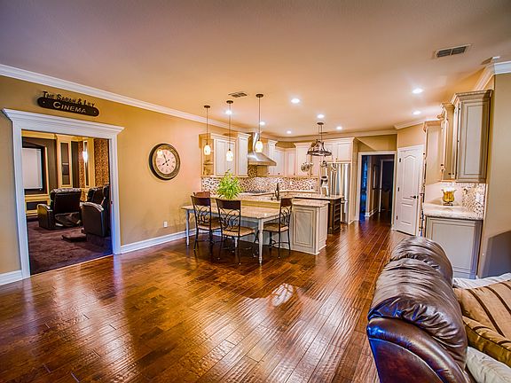 5th image of 1412 Conservancy Dr E